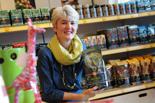 EZA-Geschäftsführerin Andrea Schlehuber: Fair Trade-Kaffee macht 38 Prozent ihres Gesamtumsatzes aus. Im Bild: Arabica Hochlandkaffee "Adelante" aus Honduras, der ausschließlich von Frauen produziert wird.