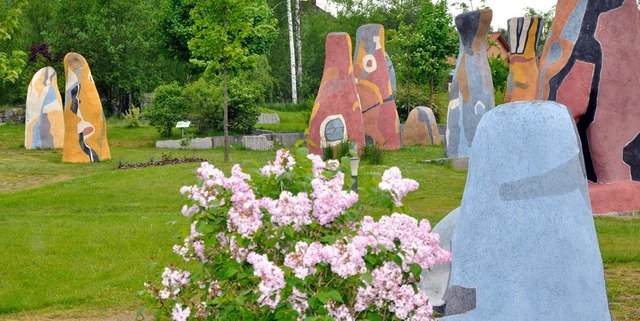 Blühender Skulpturenpark