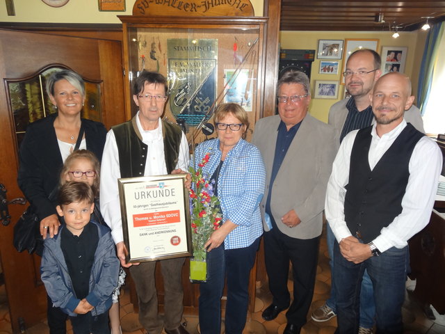 GR Angelika Glantschnig, Gastwirtpaar Thomas u. Monika Sdovc, Bgm. OSR Gottfried Wedenig, Gemeindevorstand u. Tourismusreferent Kajetan Glantschnig, 2. Vzbgm. Matthias Burtscher