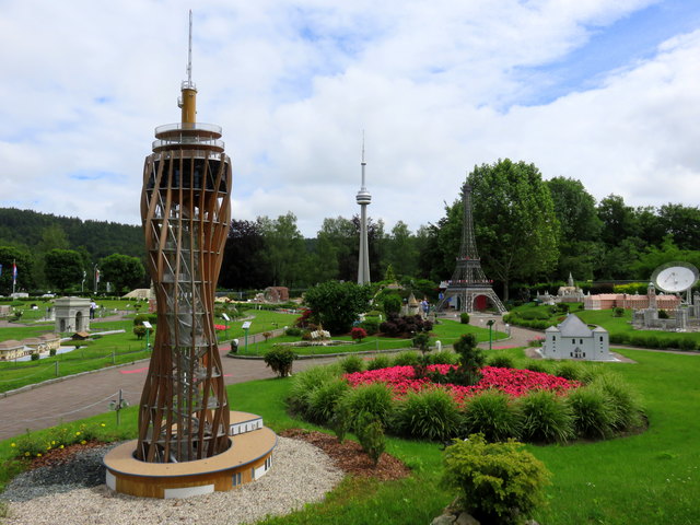 jetzt steht auch der Pyramidenkogel dort