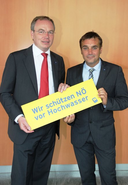 Landesrat Stephan Pernkopf und Anton Erber freuen sich über die Investition in St. Anton. | Foto: Maier