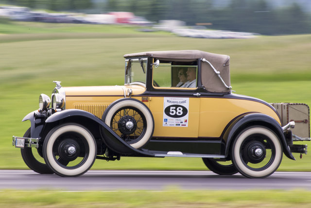 Hermann Stroh aus Steyregg brachte mit dem Ford A Cabrio aus dem Jahr 1930 eines der ältesten Fahrzeuge an den Start. | Foto: Kurverband/beha-pictures