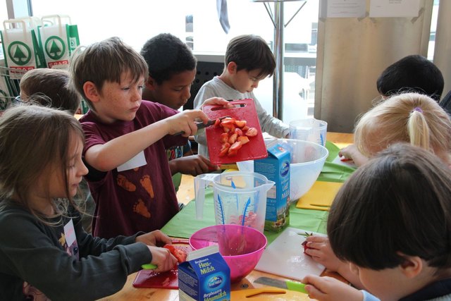 Ziel ist es, Kinder bereits in jungen Jahren für qualitativ hochwertige und regional erzeugte Produkte zu begeistern. | Foto: LK Tirol