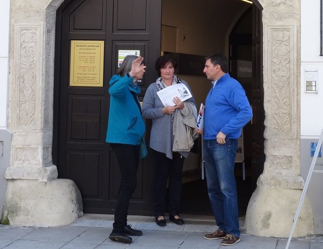 Historikerin Angelika Schlackl (Mitte), Gabriele Käferböck und Jack Hersch. | Foto: Hersch
