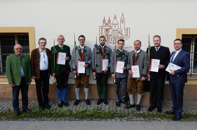 In Kraubath wurden die Musiker in das Können und Wissen eines Stabführers eingeführt. | Foto: KK
