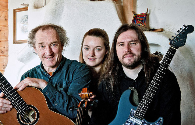 Hannes Urdl, Dara Urdl und Martin Burböck geben ein Konzert im Amthof | Foto: KK