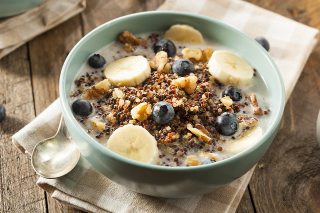 Eine ausgewogene Ernährung aus vielen gesunden Bestandteilen hilft uns den stressigen Alltag besser zu bewältigen. | Foto: Brent Hofacker - Fotolia.com