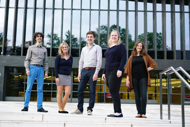 Die ersten Mitglieder des Opernstudios (von links): Rastislav Lalinsky, Ilia Vierlinger, Justus Seeger, Isabell Czarnecki, Julia Grüter (nicht am Bild: Xiaoke Hu). | Foto: Reinhard Winkler
