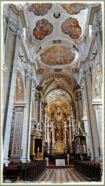 Innenansicht mit Altar