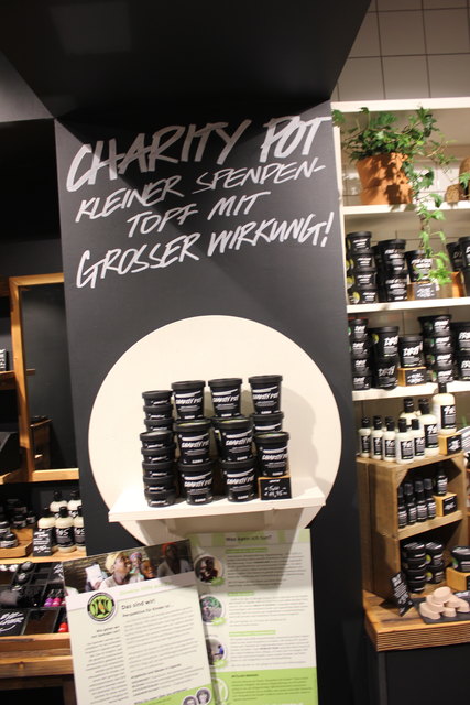 Die neue Bodylotion "Charity Pot" - der gesamte Erlös geht in den Charity Pot.