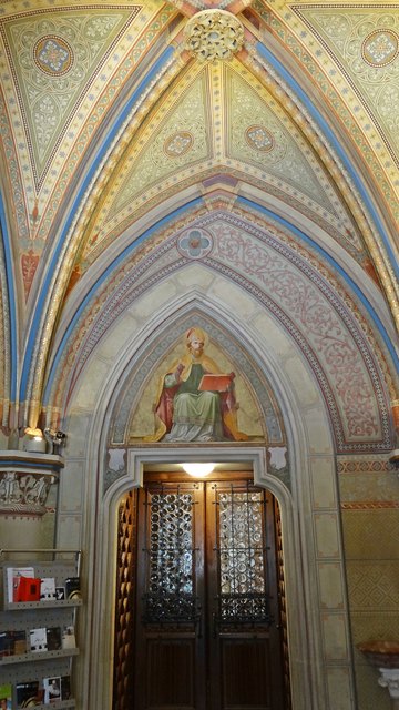 Zugang in den Kircheninnenraum
