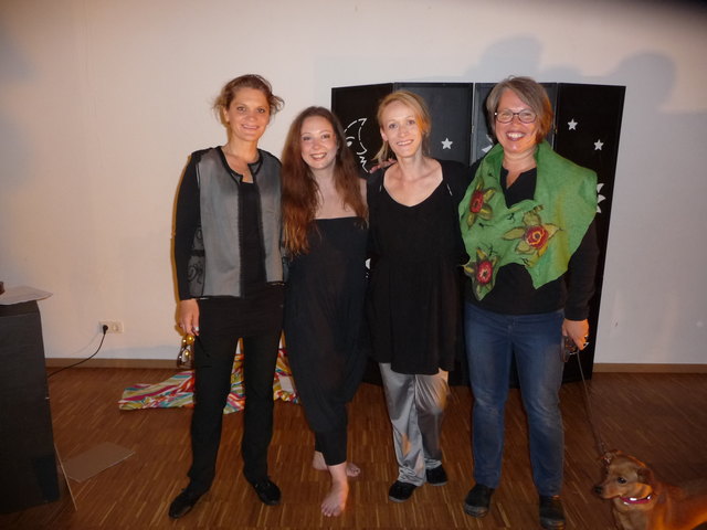 Ensemble des Frequenztheaters mit Heide Maria Hager, Danielle Elfaye, Maex Weidlinger und Kulturstadträtin Karin Wessely freuten sich über eine gelungene Aufführung