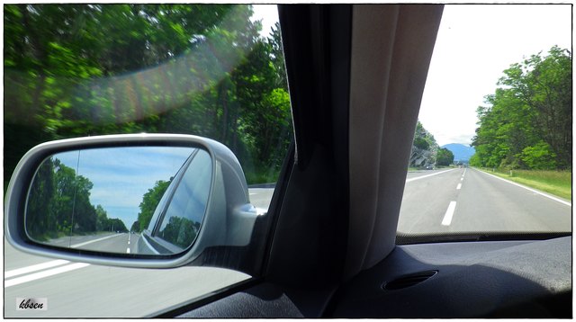 Die Neunkirchner Allee galt – lange bevor es Autobahnen gab – als eine der schnellsten Straßen. Nur dort war es schnurgerade und der Wald weit genug weg. In dieser Allee wurden in den 1920er-Jahren zahlreiche Kilometerrennen und Geschwintungendigkeitsrekorde – vor allem mit Motorrädern – gefahren.