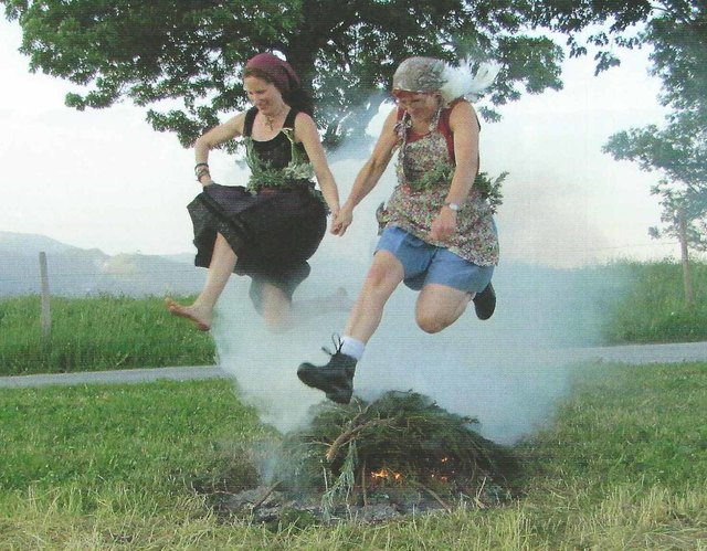 Feuersprung der Kräuterweiber Graden | Foto: unbekannt