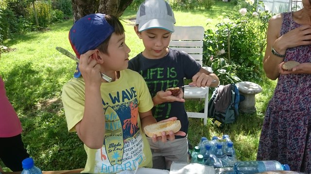 ...samt einer entsprechenden Honigverkostung selbstverständlich…