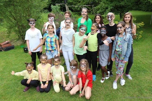 Nach Charakter geschminkt ging es für die jungen Akteure des Tabaluga-Kinder-Musical-Vienna zur Gesangsvorführung auf die Bühne der Villa Kunterbunt. Ihr nächster großer Auftritt ist am Donauinselfest Sa. 25 Juni um 17:00 auf Bühne 12 (Eskimo/Kinder/Okidoki-Bühne).