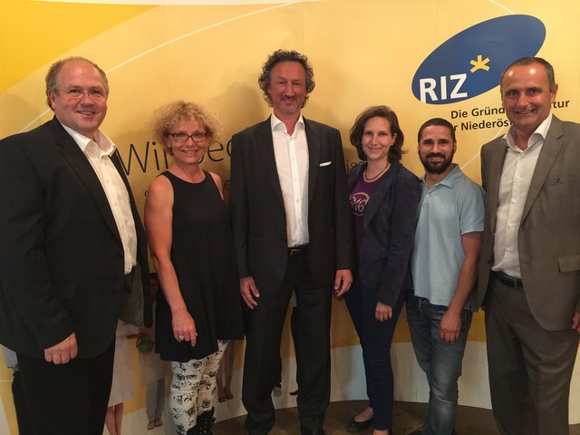 Bgm. Alfred Pohl, Eveline Gemeiner, Christian Graf, Irene Michl, Rainald Keller und RIZ-Berater Gerhard Supper | Foto: RIZ