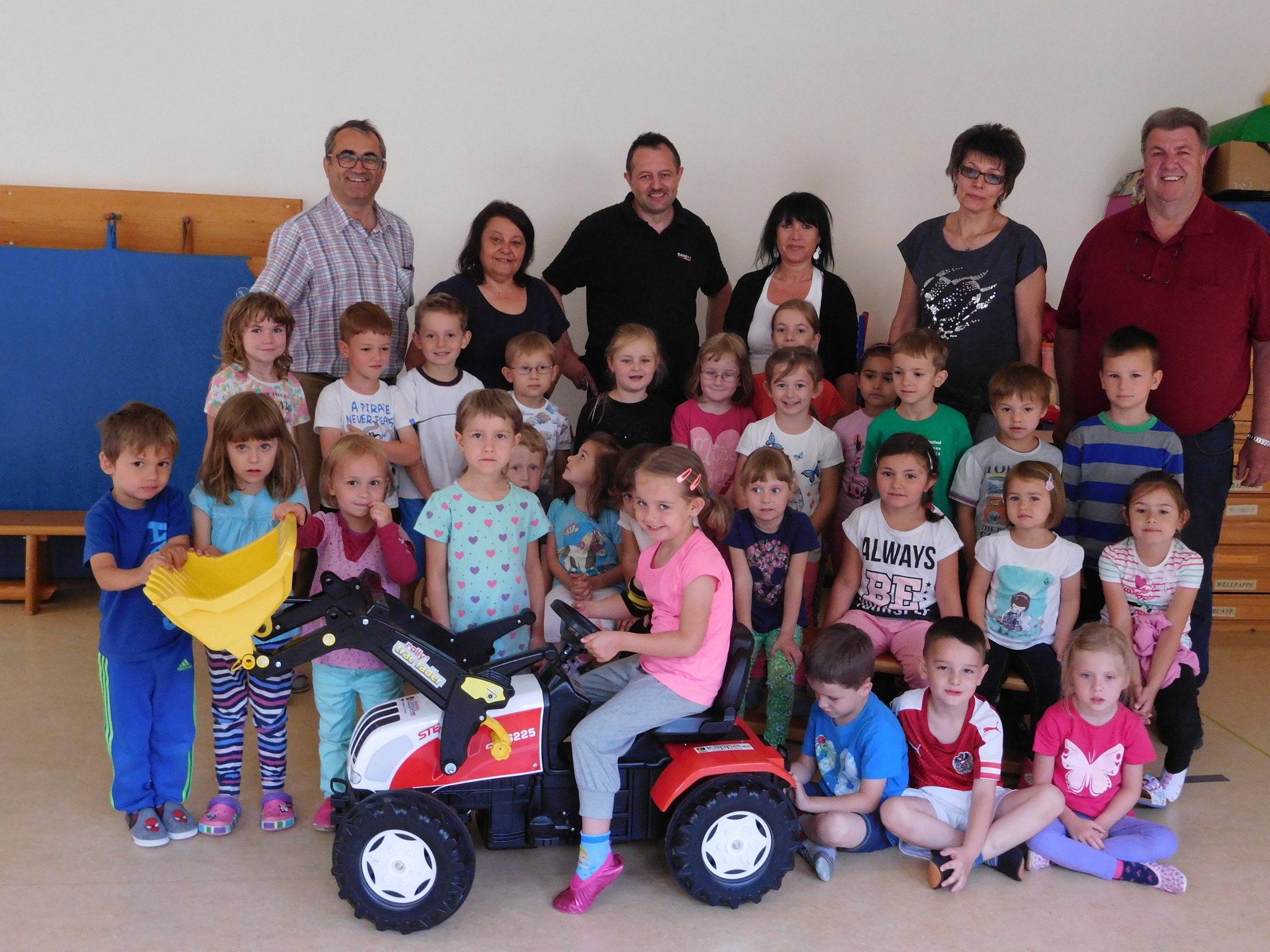 Firma Kappel überrascht Kindergarten Kohfidisch mit einem