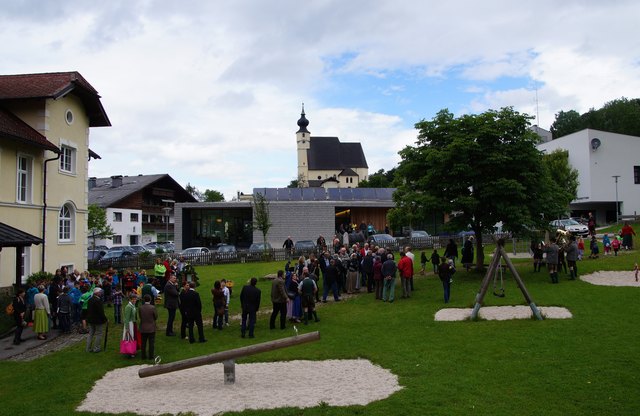 Zusammenkunft vor der Naturpark-Volksschule Steinbach | Foto: Naturpark