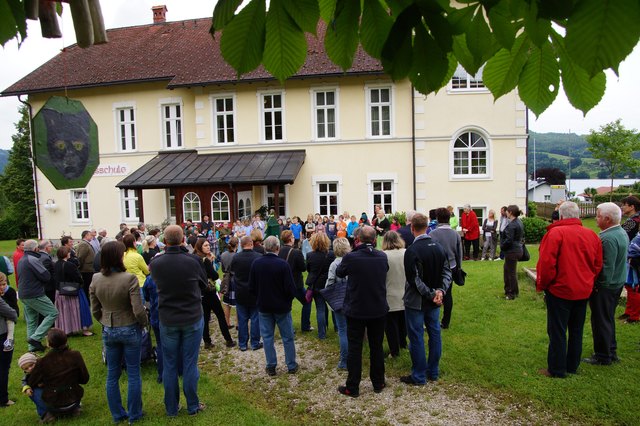 Zusammenkunft vor der Naturpark-Volksschule Steinbach | Foto: Naturpark