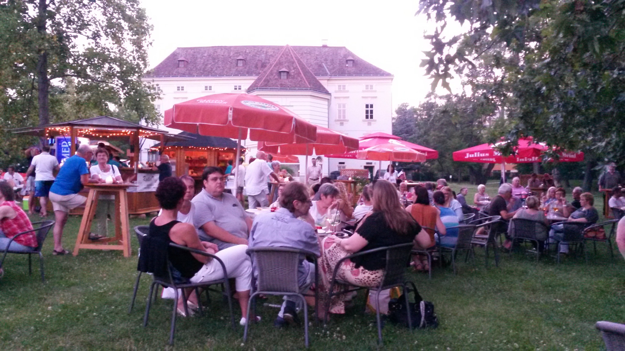 Schloßpark Bad Vöslau Summer-Lounge - Baden
