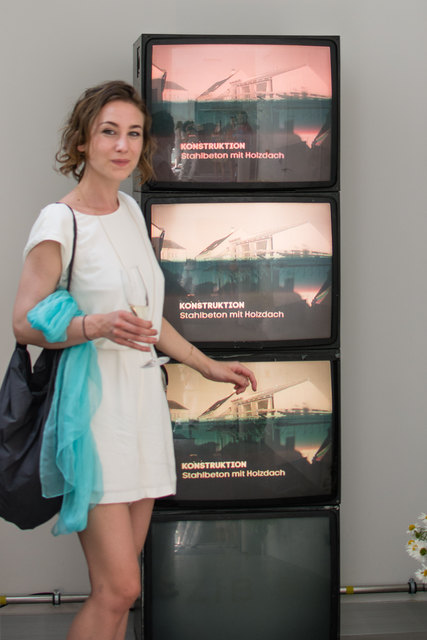 Video-Installation zum Bauablauf.