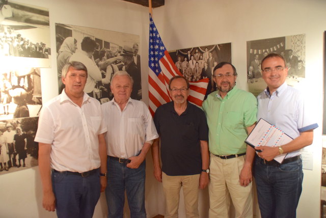 Bindeglieder der Burgenländischen Gemeinschaft zwischen hier und Übersee (von links): Vinzenz Knor, Walter Dujmovits, Edi Nicka, Erwin Weinhofer, Gilbert Lang.
