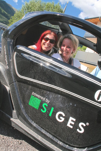 So ein Elektro-Auto macht Spaß (und schützt vor allem die Umwelt)! | Foto: Christa Nothdurfter