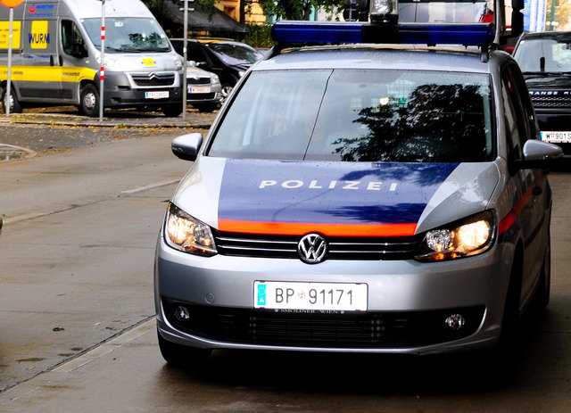 Die Polizei fahndet nach wie vor nach den Tätern, die die drei Überfälle in Döbling verübt haben. | Foto: Spitzauer