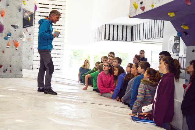 Eine Einweisung von Kletterlegende Peter Habeler. | Foto: Laura Krähe
