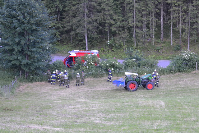 Im steilen Gelände geriet der Traktor außer Kontrolle | Foto: Cernic