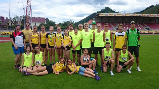 Die erfolgreichen Athleten mit Trainern und Betreuern. | Foto: Foto: KSV-alutechnik