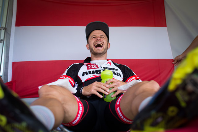 Ein frisch gepackener Weltmeister hat natürlich gut lachen. | Foto: ego promotion