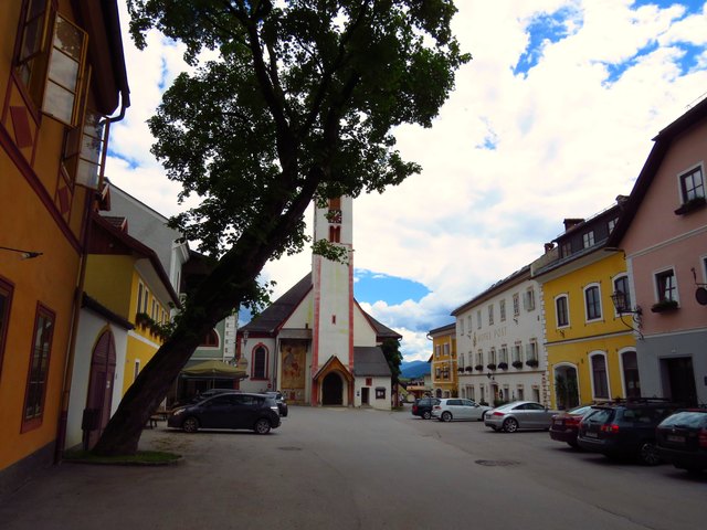 ...scheint im schiefen Turm von Pisa ein Beispiel genommen zu haben...