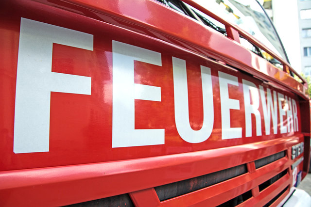 Die Einsatzkräfte der Freiwilligen Feuerwehr Pasching konnte einen Feldbrand rasch löschen.