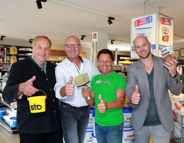 Vital Enzinger (Vzbgm. Stuhlfelden) , Chef Christian Eberl , Schifahrer Legende Hans Enn und Martin Eberl.