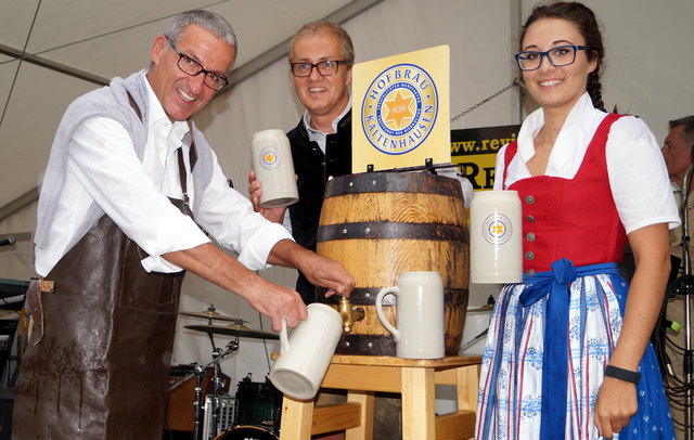 Bürgermeister Gerhard Anzengruber, Günter Hinterholzer und Gabriela Ramsauer.