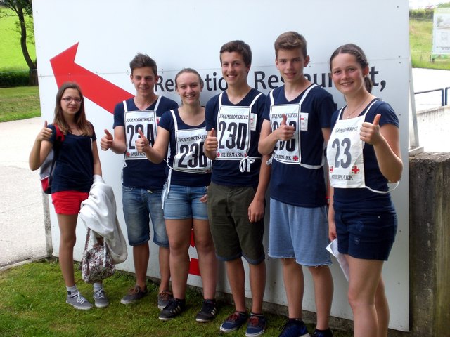 Das ausgezeichnete JRK-Team der NMS Lochen (von links): Carina Aberer, Felix Breitfuß, Marlene Eidenhammer, David Weinberger, Markus Hallinger und Marlene Reschreiter.