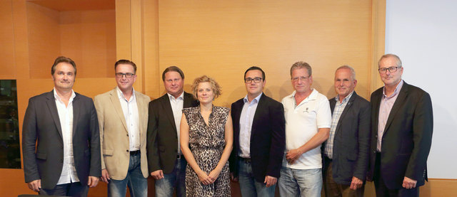 Vizebürgermeister Bernhard Jammernegg, Bürgermeister Helmut Linhart, Stadtrat Jürgen Kreiner, Gemeinderätin Melanie Neumann, Stadtrat Heimo Ortner, Gemeinderat Bernd Korte, Vizebürgermeister Alois Lipp und Finanzstadtrat Johann Bernsteiner.