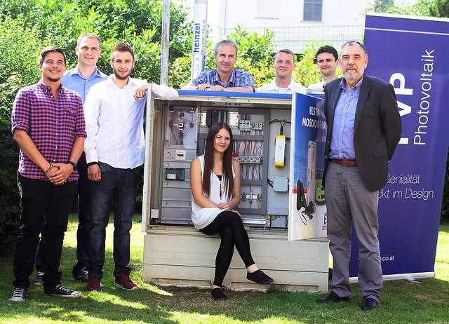 Projektgruppe Photovoltaik mit LBS-Eibiswald Direktor Wolfgang Schwarzl in Eibiswald. | Foto: Krainer