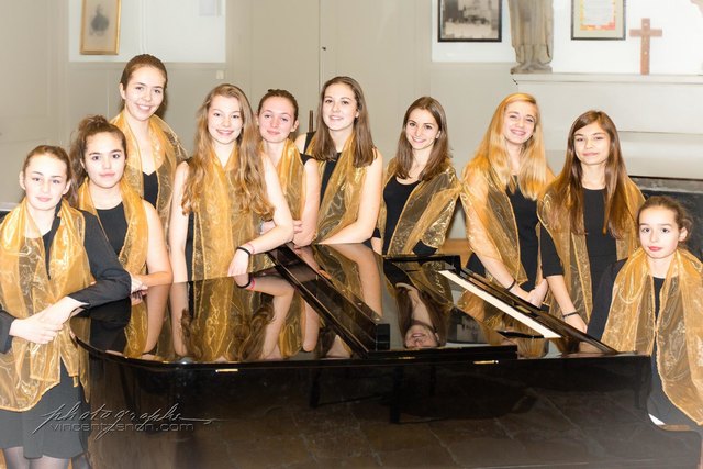 Der Kirchenchor Reims wird beim Fest der Volkskulturen erstmals in Salzburg gastieren. Im Bild das Oberstimmen-Vokalensemble des Chores.