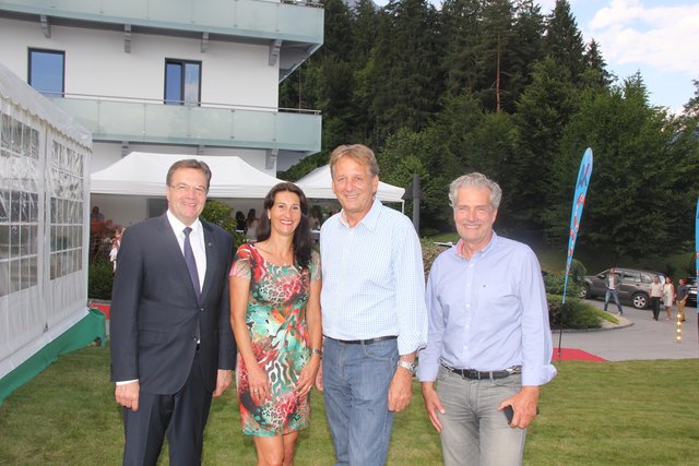 LH Günther Platter, Conny Haselsberger (IKB), AK-Präsident Erwin Zangerl und Elmar Schiffkorn (AK)