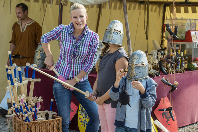 Abseits der Bauernhof-Action kommen kleine Burgfräulein und Ritter am Mittelaltermarkt voll auf ihre Kosten.