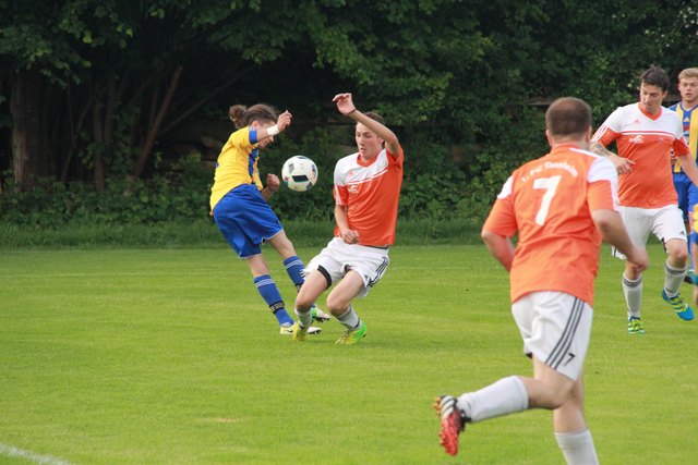 Der Tanz um den Fußball entschieden die Gäste aus dem Tannheimer Tal für sich.