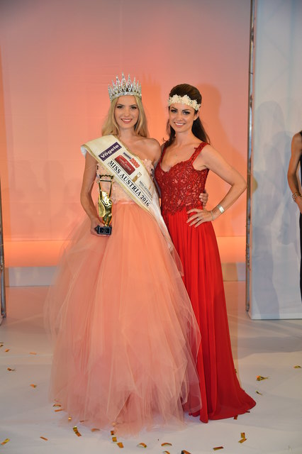 Die neue Miss Austria, Dragan Stankovic, mit Siliva Schachermayer, Geschäftsführerin der Miss Austria Corporation. | Foto: Miss Austria