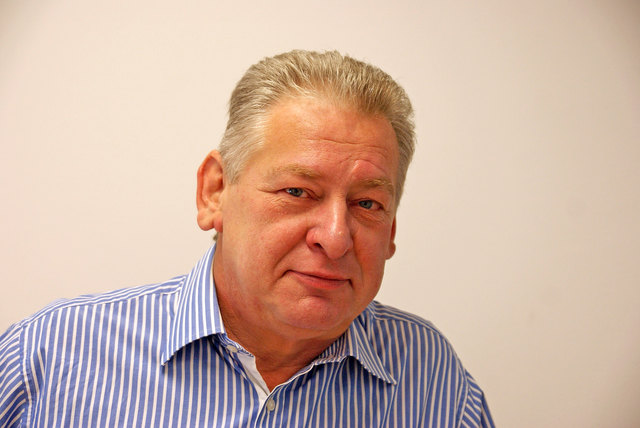Ernst Karl Schweizer ist der 24h-Pflegeprofi – und er legt Wert darauf, dass Pfleger und Pflegebedürftige gut harmonieren.