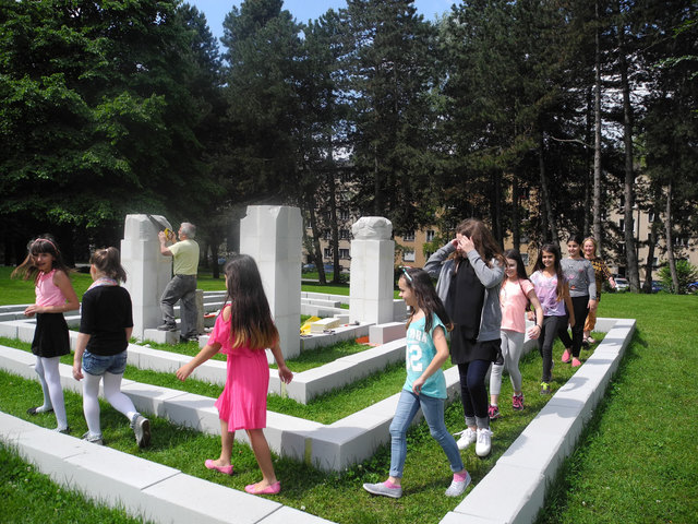 Unterwegs in ihrem selbst geschaffenen "Labyrinth der Begegnung". | Foto: Stadt Salzburg