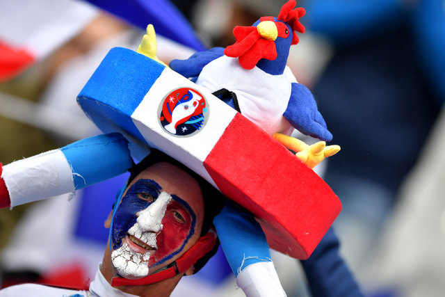 Die Devise der französischen Fans ist klar: Der gallische Hahn soll am Ende der Europameisterschaft ganz oben sein! | Foto: GEPA pictures/ Florian Ertl