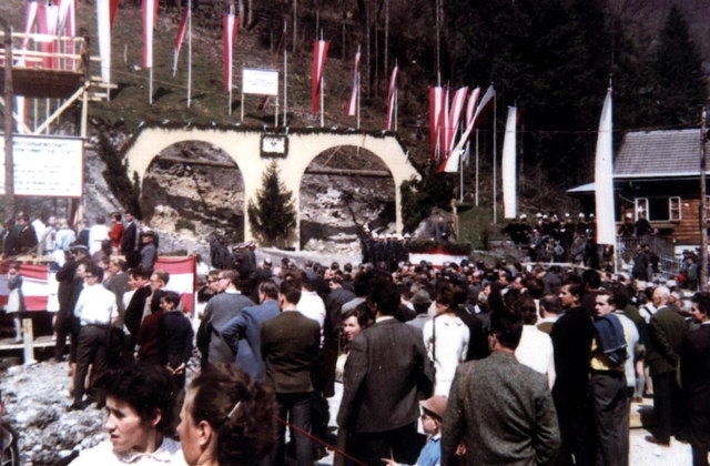 Tunnelanschlag - Foto Archiv Frühauf
