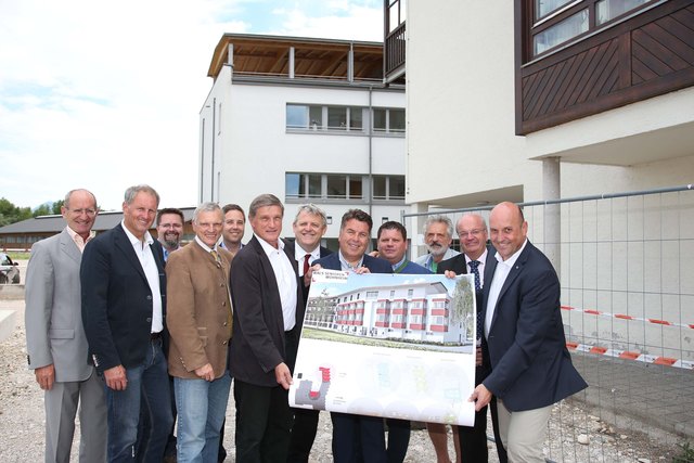Binnen 14 Monaten soll in Wals-Siezenheim der Umbau des Seniorenwohnhauses abgeschlossen sein.